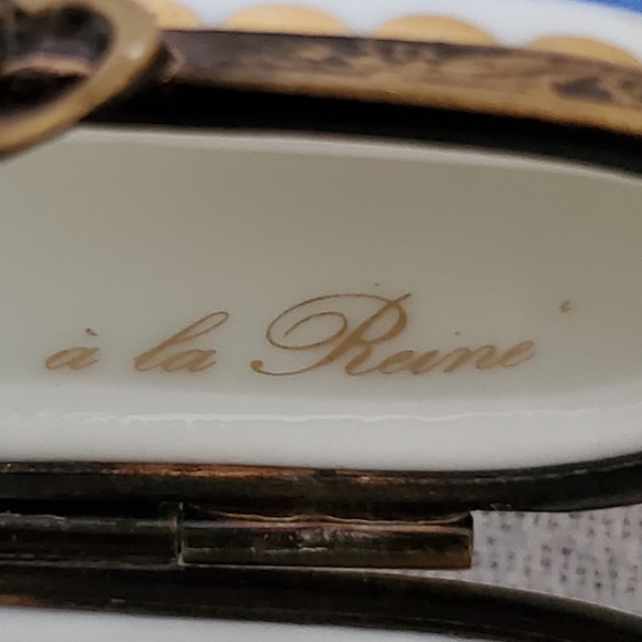 LIMOGES FRANCE HANDPAINTED PORCELIN HINGED TRINKET BOX - HEART WITH FLOW… - Picture 6 of 7